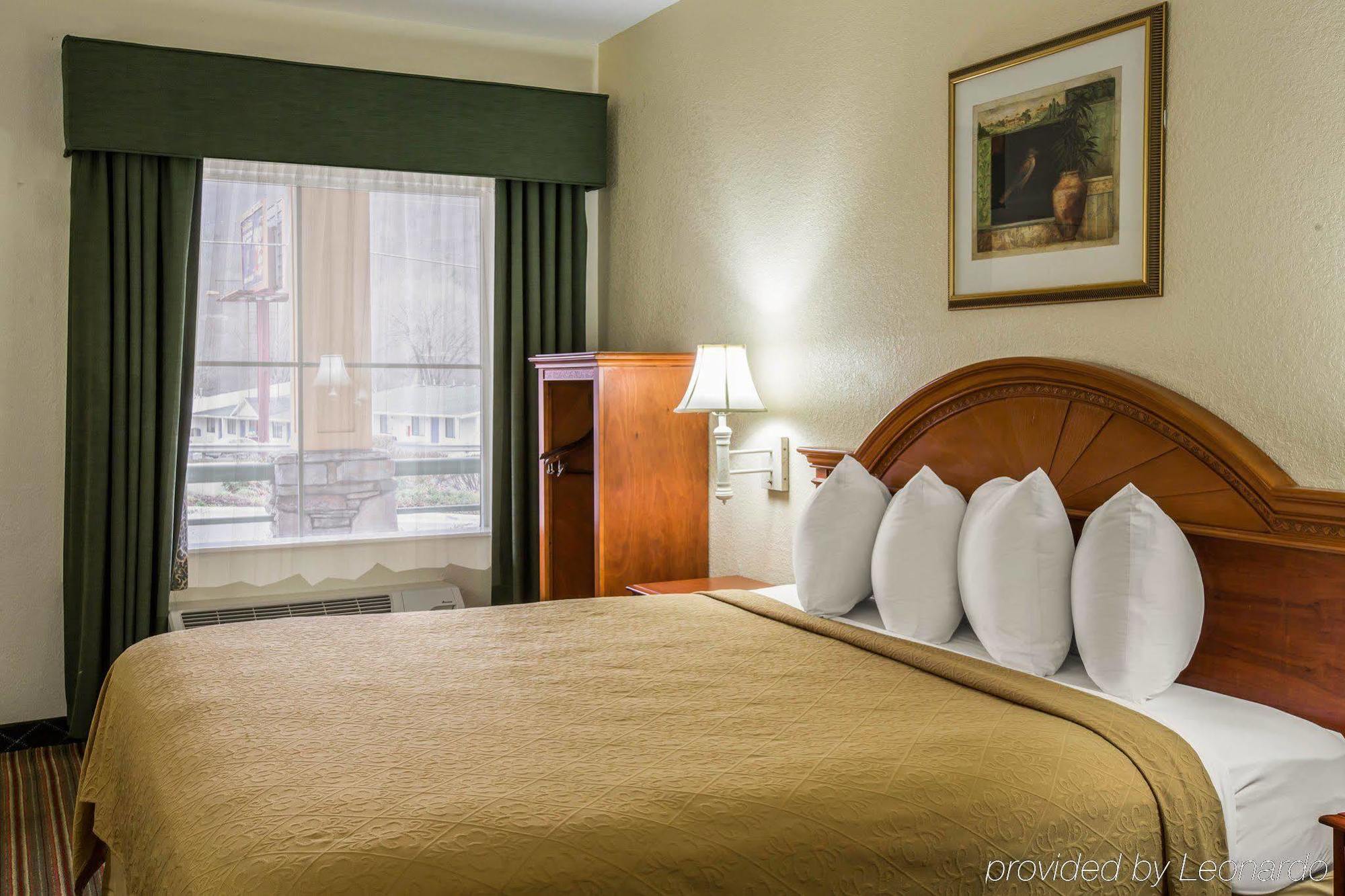 Quality Inn & Suites Biltmore East Asheville Eksteriør bilde